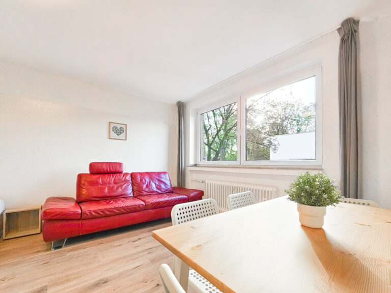 DÜ – 3 Zimmer Wohnung mit Balkon im 1.OG