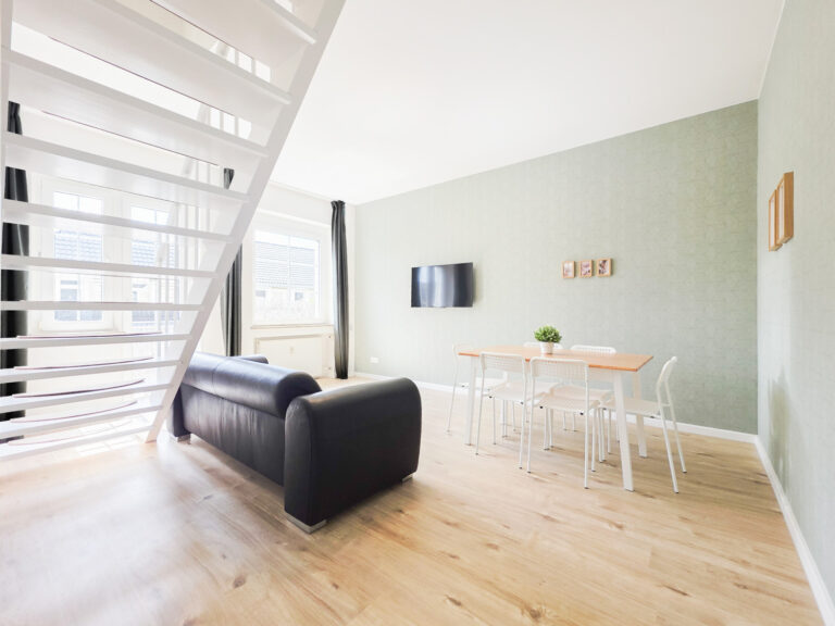 DÜ – 4 Zimmer Wohnung mit Balkon im 3.OG