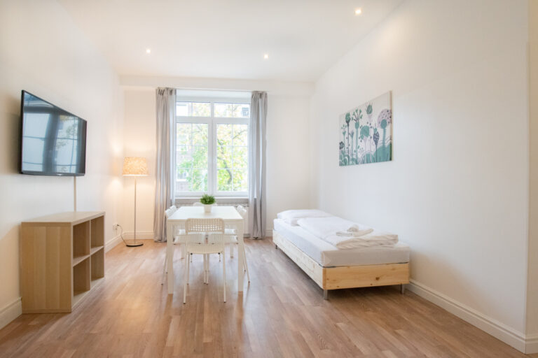 DÜ – 3 Zimmer Wohnung mit Balkon im 1.OG